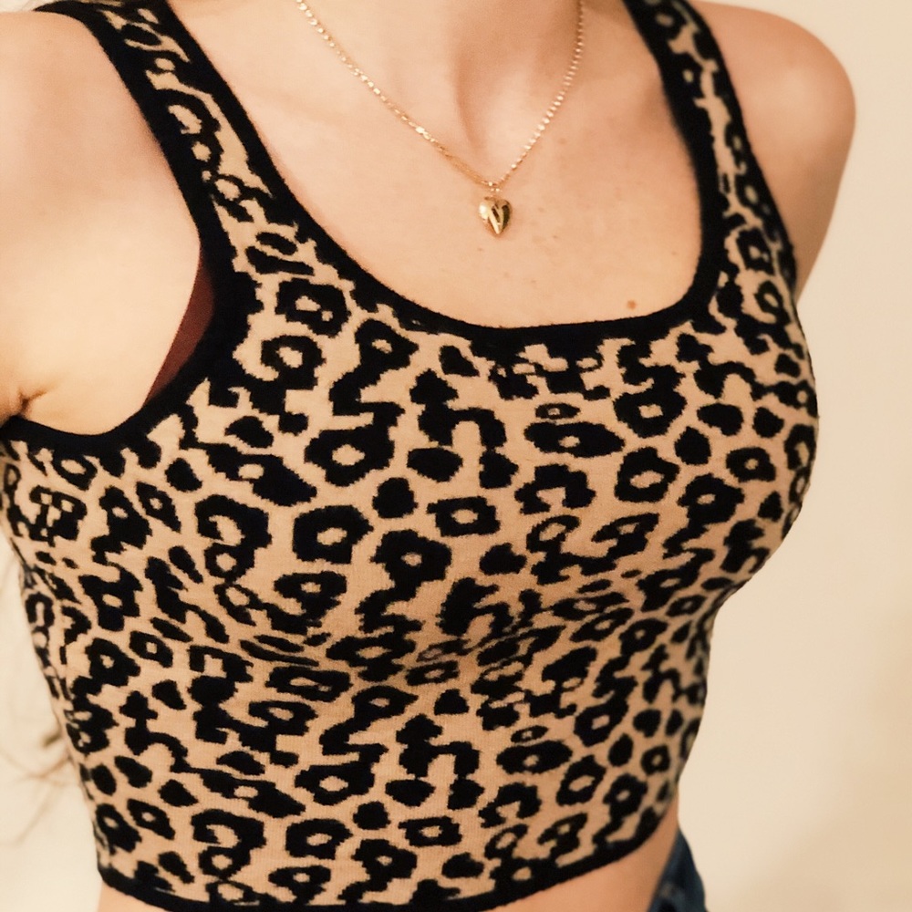 KENDAL+KYLIE cheetah tank top with black lining